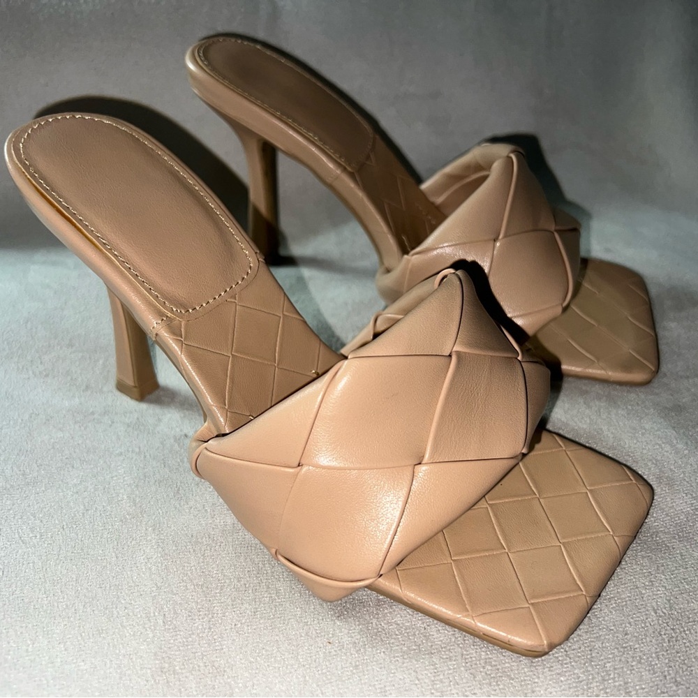 Chic Tan Heels for Effortless Elegance